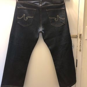 Men’s dark denim jeans with stitching